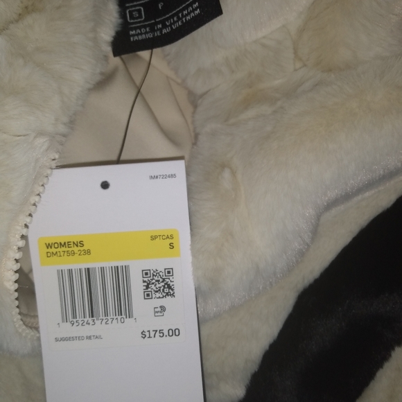 Nike Jacket 🤍🖤 - Picture 6 of 7